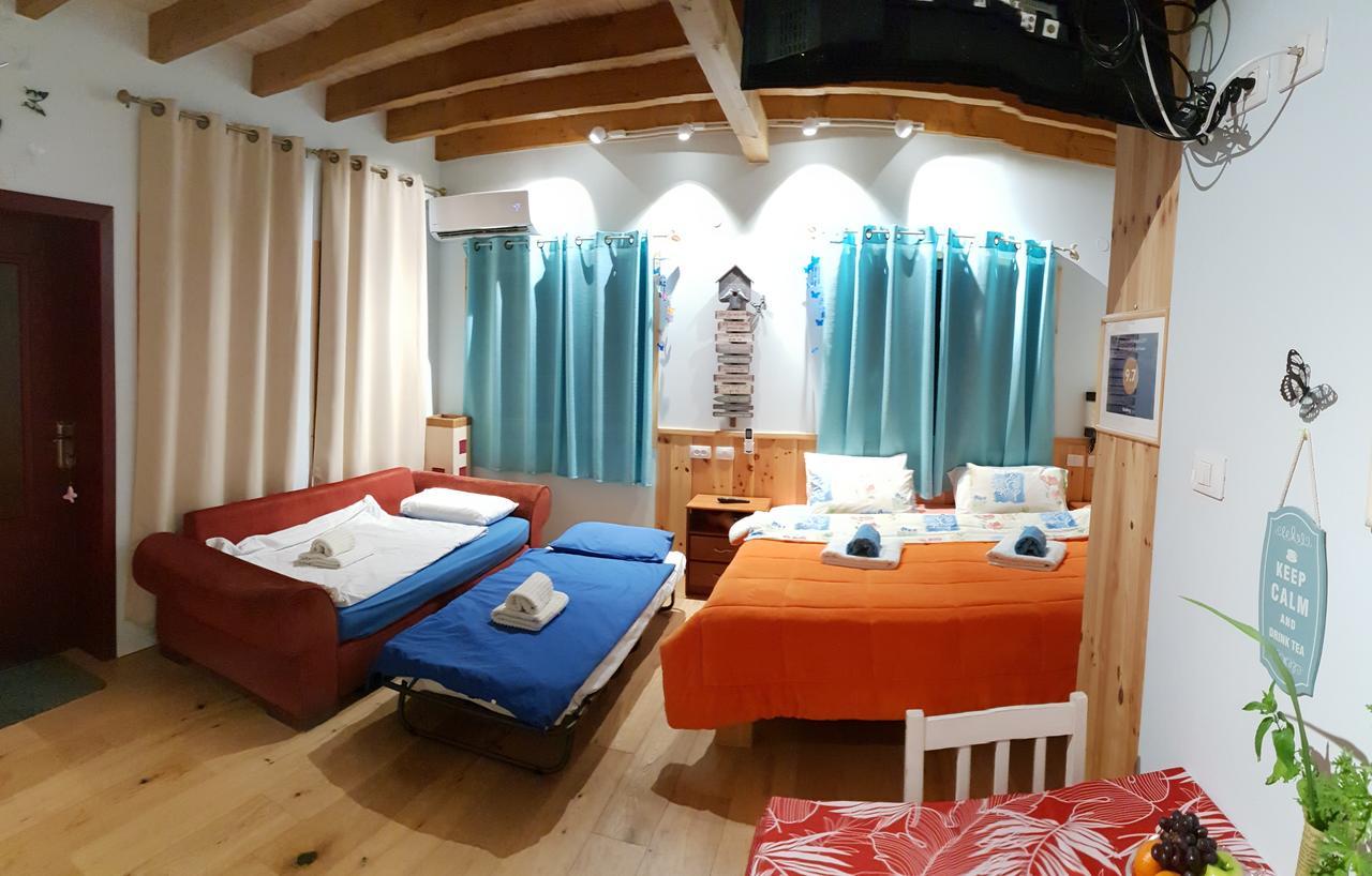 The Butterflies Wood House Villa Reshafim Bagian luar foto